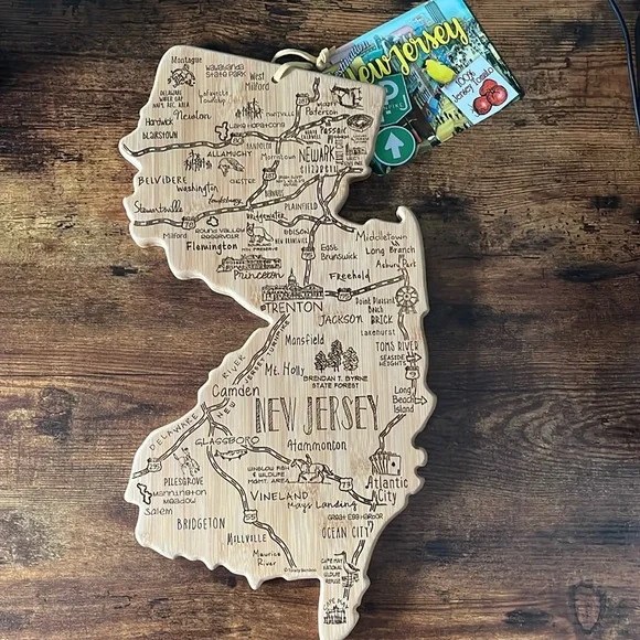 New Jersey Totally Bamboo Cutting and serving board - Picture 4 of 7